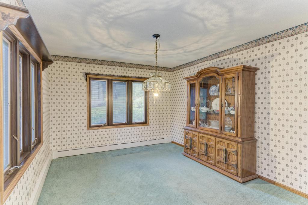 Keeneyville, Illinois, 60172, United States, 4 Bedrooms Bedrooms, ,4 BathroomsBathrooms,Residential,For Sale,1995437