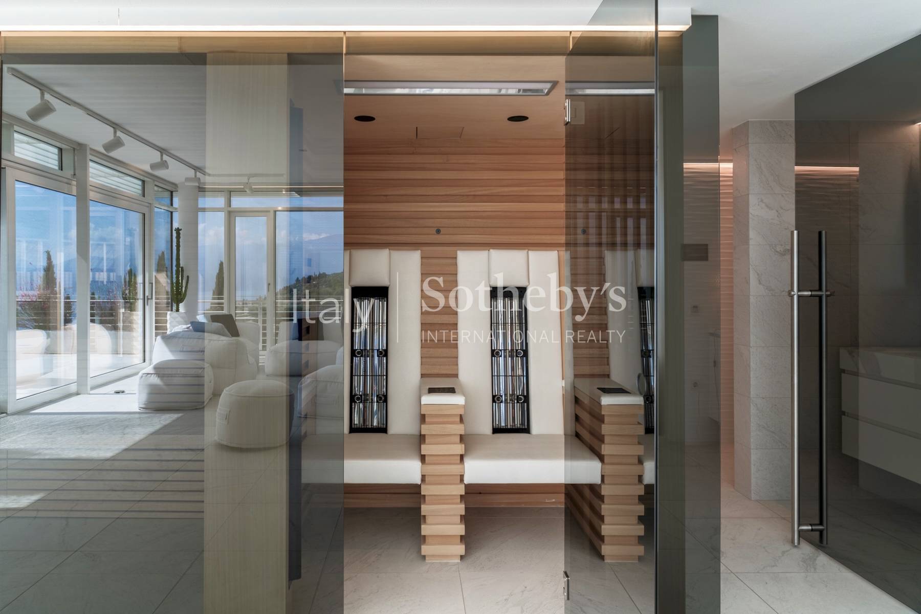  Lake view villa designed by architect Richard Meier - 物件實景