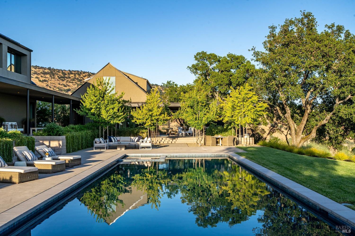Napa, California, 94558, United States, 5 Bedrooms Bedrooms, ,8 BathroomsBathrooms,Residential,For Sale,1898720