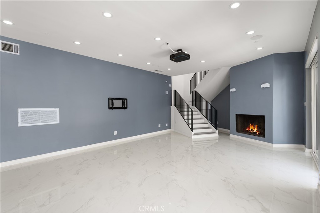 Los Angeles, California, 90046, United States, 3 Bedrooms Bedrooms, ,4 BathroomsBathrooms,Residential,For Sale,1817494