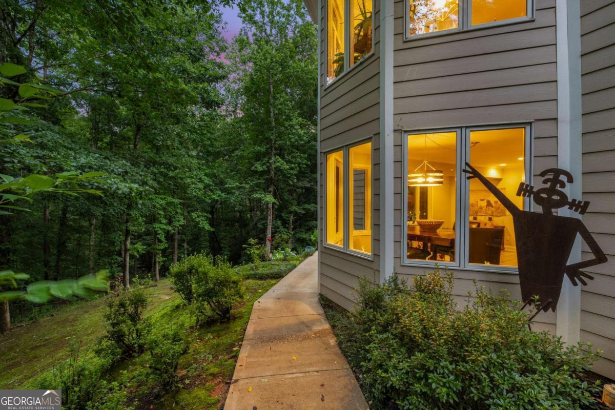 Dawsonville, Georgia, 30534, United States, 4 Bedrooms Bedrooms, ,4 BathroomsBathrooms,Residential,For Sale,1989669