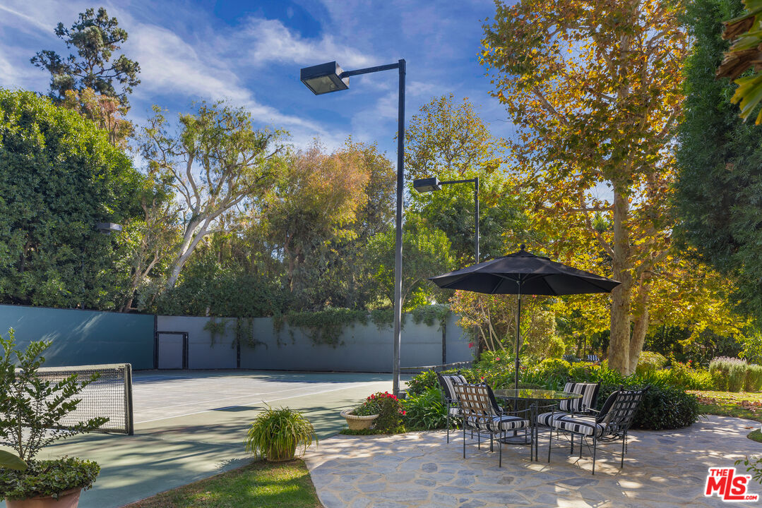 Beverly Hills, California, 90210, United States, 7 Bedrooms Bedrooms, ,9 BathroomsBathrooms,Residential,For Sale,1933482
