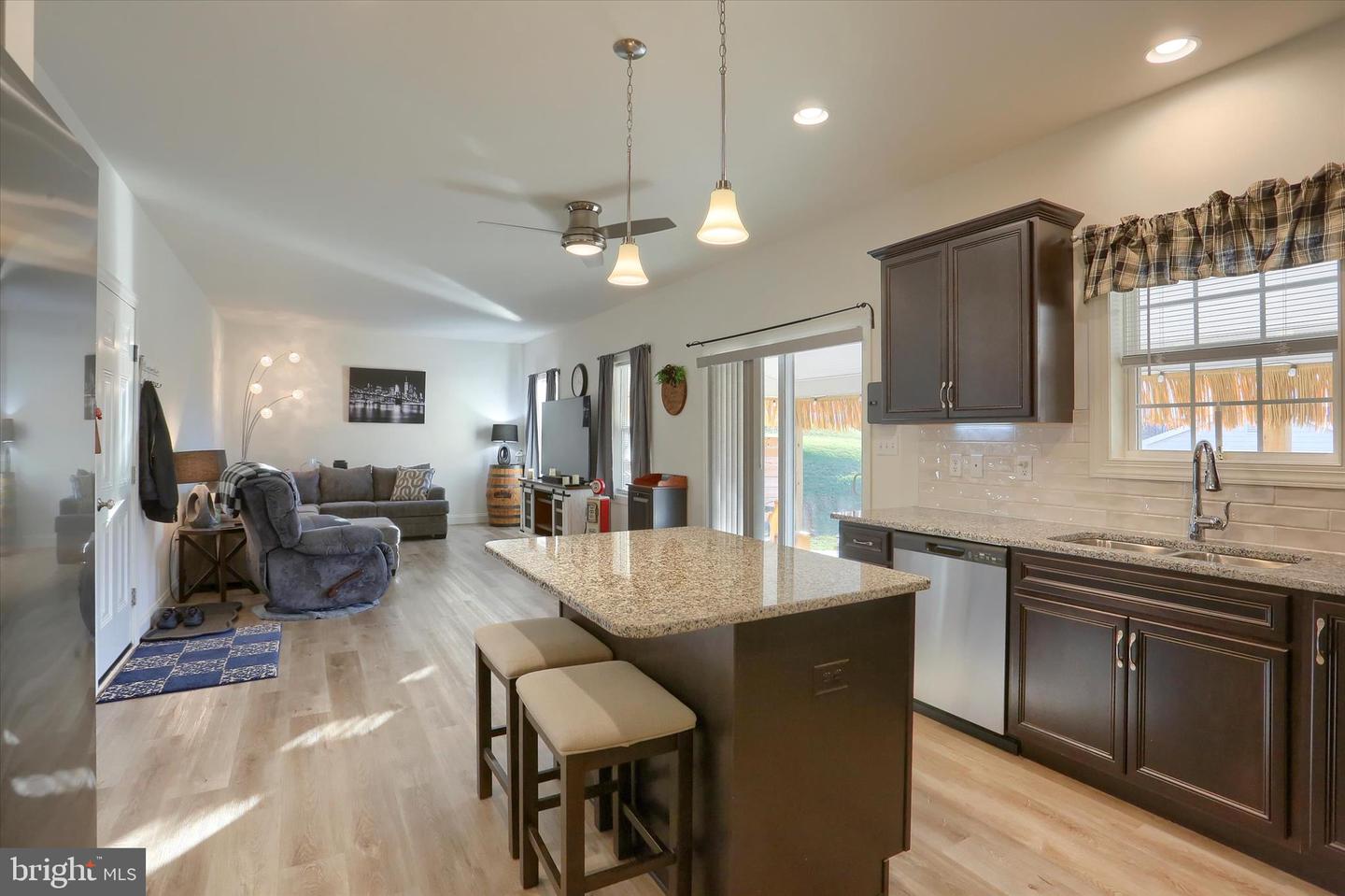 Etters, Pennsylvania, 17319, United States, 5 Bedrooms Bedrooms, ,4 BathroomsBathrooms,Residential,For Sale,1992939