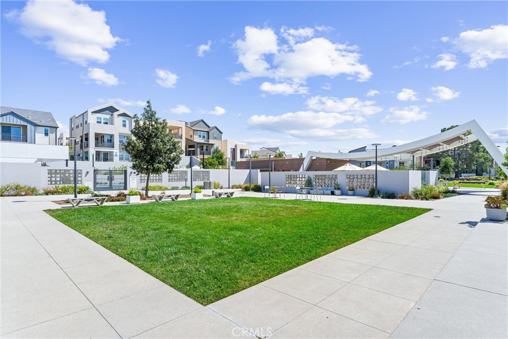 Irvine, California, 92618, United States, 2 Bedrooms Bedrooms, ,2 BathroomsBathrooms,Residential,For Sale,1988212