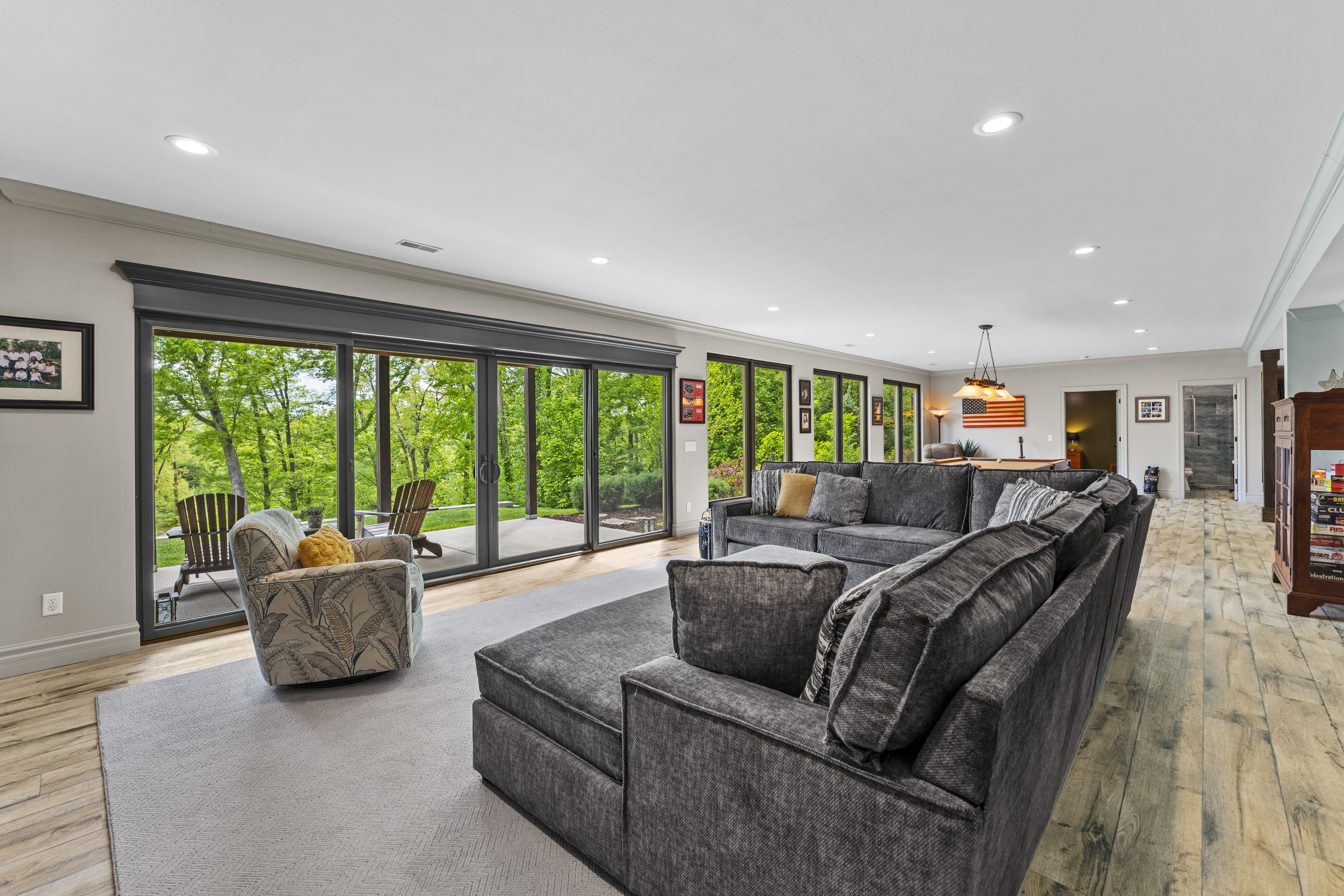  Discover unmatched luxury and versatility in this custom Craftsman-style estate - 物件實景