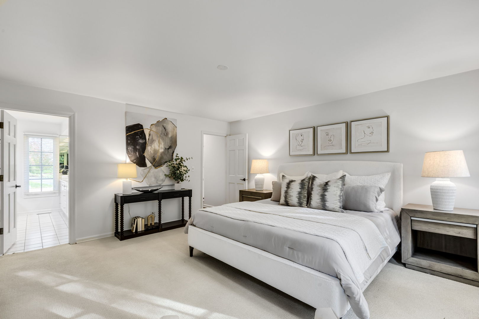 Lake Forest, Illinois, 60045, United States, 4 Bedrooms Bedrooms, ,3 BathroomsBathrooms,Residential,For Sale,1989668