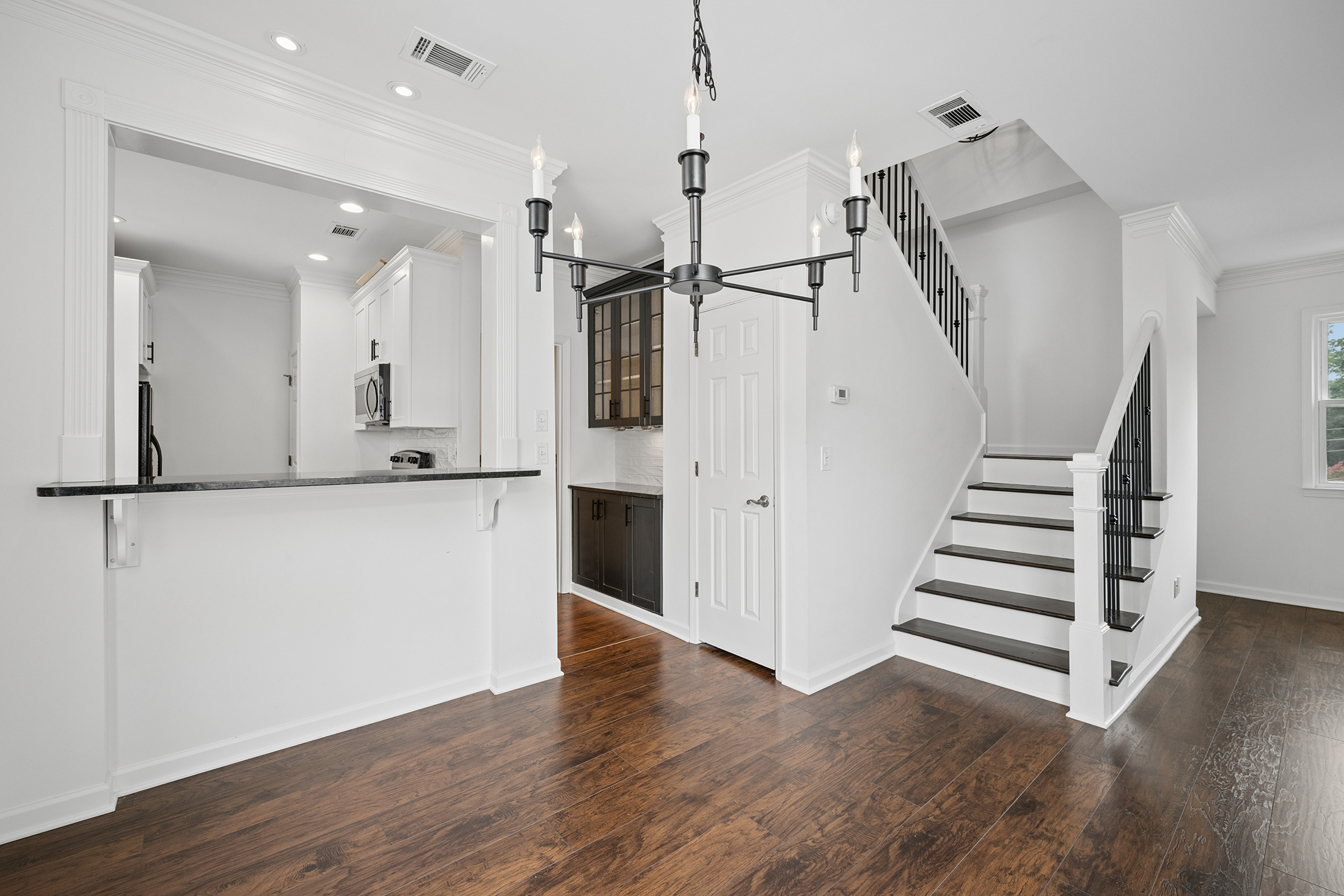 Updated Two-story Condo Tucked inside Intimate Community in Virginia Highland - 物件實景