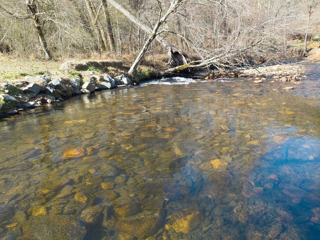 Hayesville, North Carolina, 28904, United States, 3 Bedrooms Bedrooms, ,3 BathroomsBathrooms,Residential,For Sale,2005507