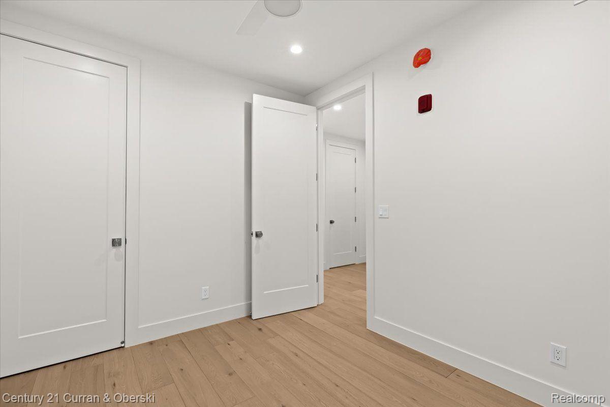 Northville, Michigan, 48167, United States, 2 Bedrooms Bedrooms, ,2 BathroomsBathrooms,Residential,For Sale,1701304