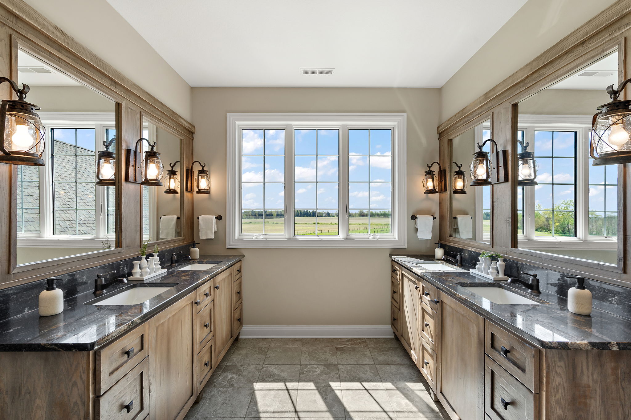  77+ Acre Estate Offering a Blend of Open Ground and Wooded Surroundings - 物件實景