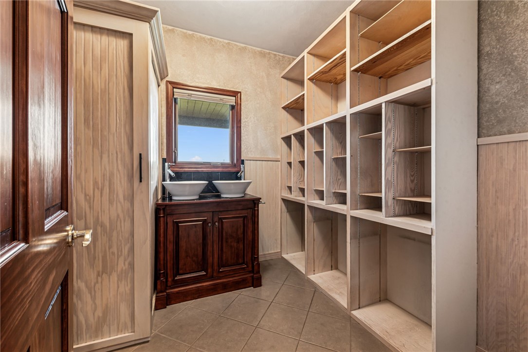 North Huntingdon, Pennsylvania, 15642, United States, 5 Bedrooms Bedrooms, ,4 BathroomsBathrooms,Residential,For Sale,1975902