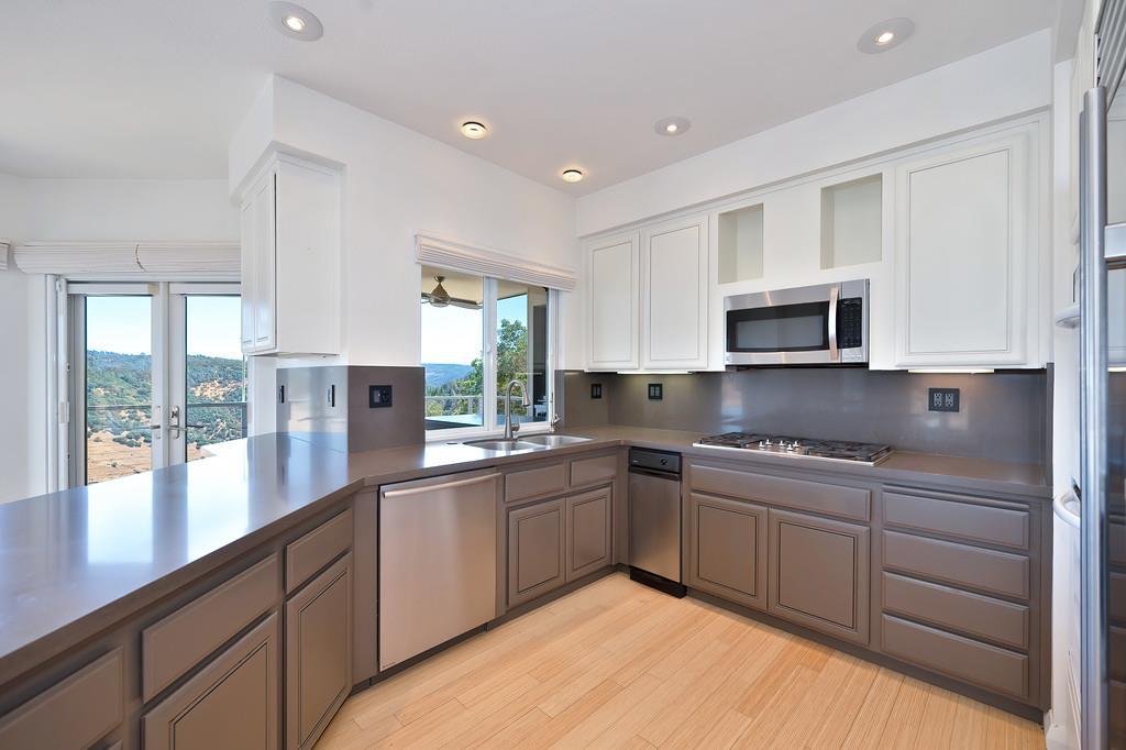 Placerville, California, 95667, United States, 4 Bedrooms Bedrooms, ,5 BathroomsBathrooms,Residential,For Sale,1982324