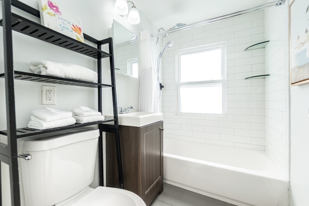 Peabody, Massachusetts, 01960, United States, 4 Bedrooms Bedrooms, ,3 BathroomsBathrooms,Residential,For Sale,1995158