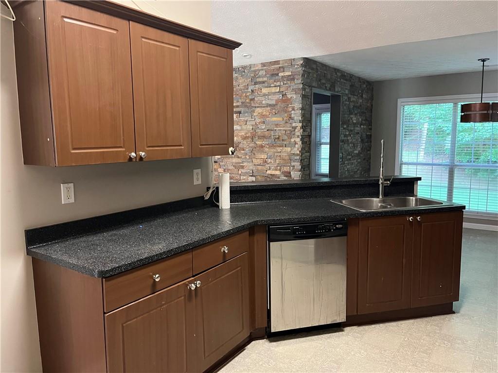 Suwanee, Georgia, 30024, United States, 3 Bedrooms Bedrooms, ,2 BathroomsBathrooms,Residential,For Sale,1877233