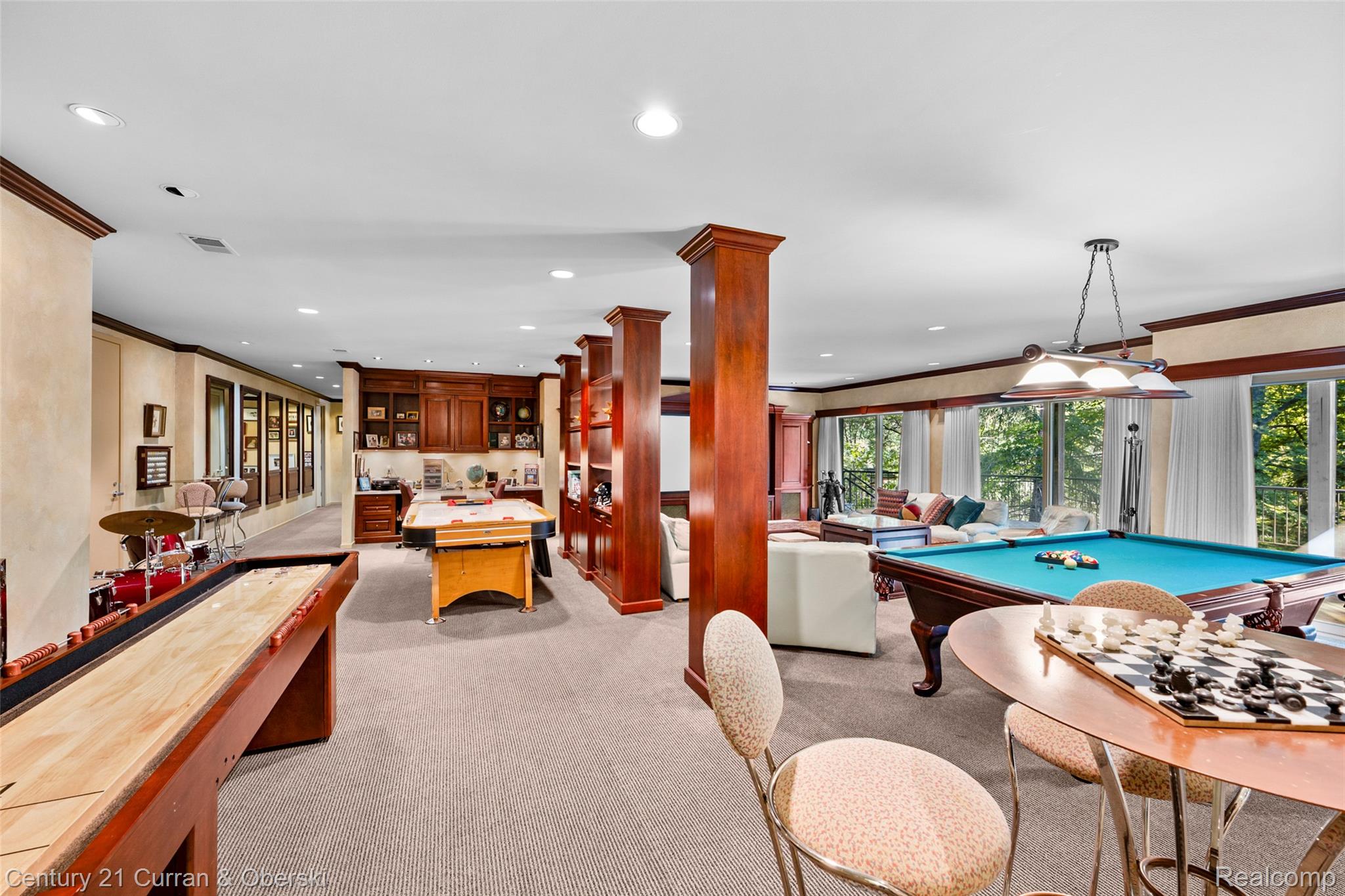 Dearborn, Michigan, 48124, United States, 4 Bedrooms Bedrooms, ,4 BathroomsBathrooms,Residential,For Sale,1983815