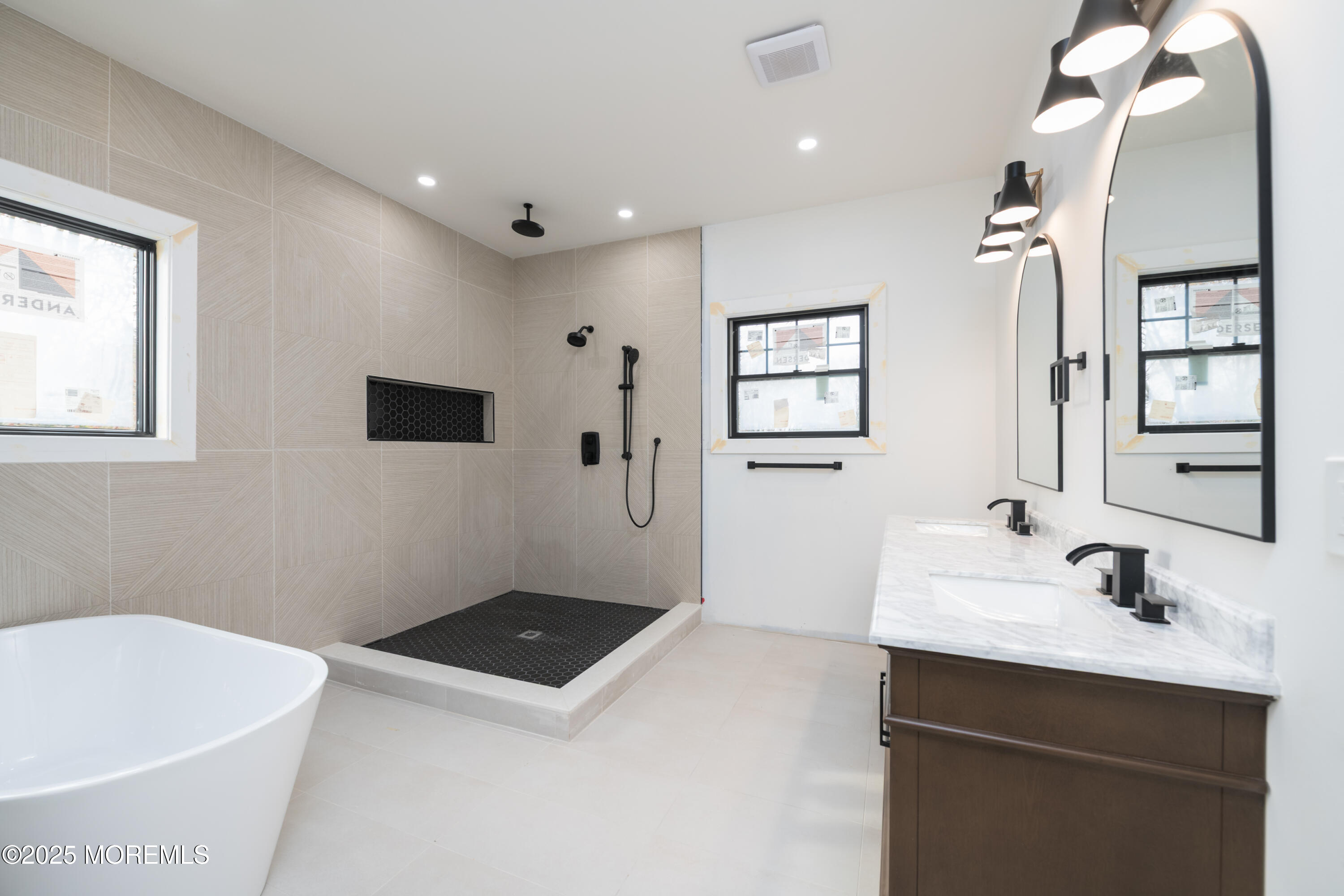 Edison, New Jersey, 08817, United States, 5 Bedrooms Bedrooms, ,4 BathroomsBathrooms,Residential,For Sale,2001489