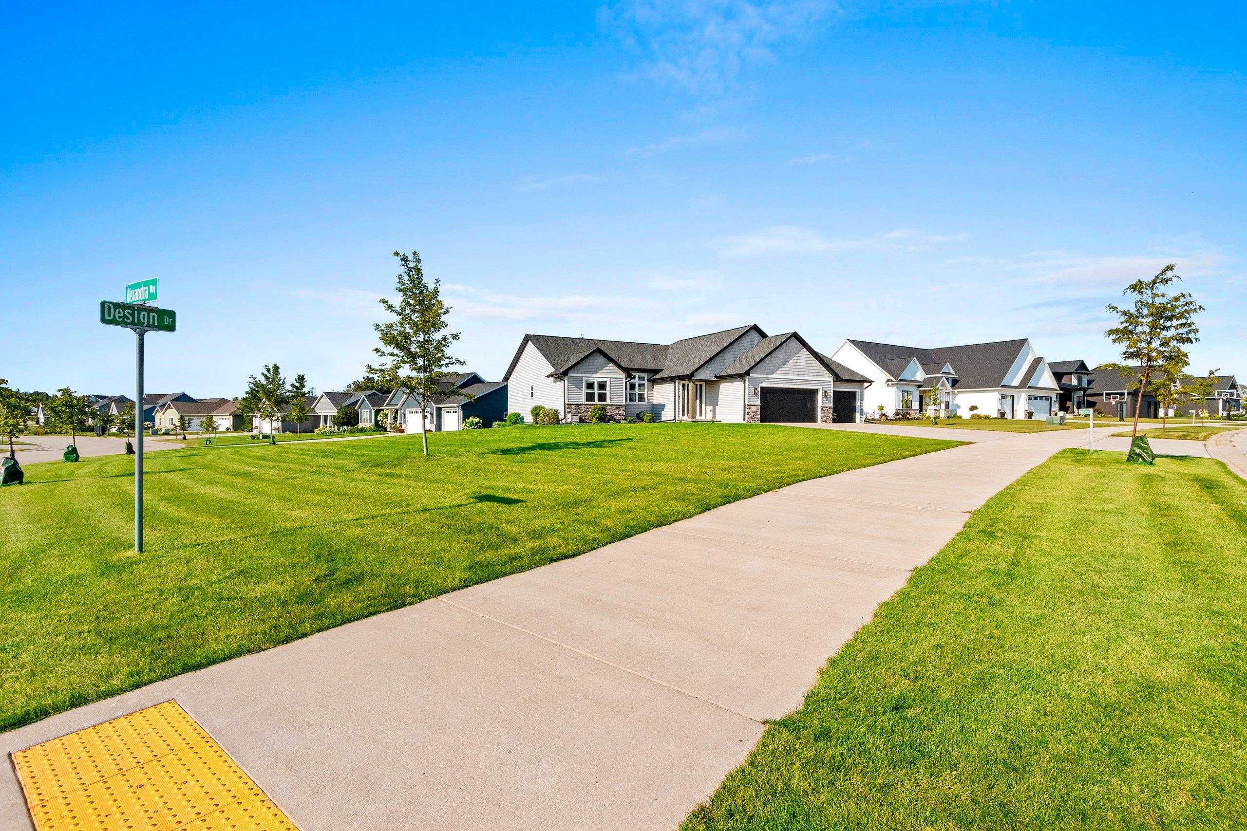GREENVILLE, Wisconsin, 54942, United States, 4 Bedrooms Bedrooms, ,4 BathroomsBathrooms,Residential,For Sale,1926261