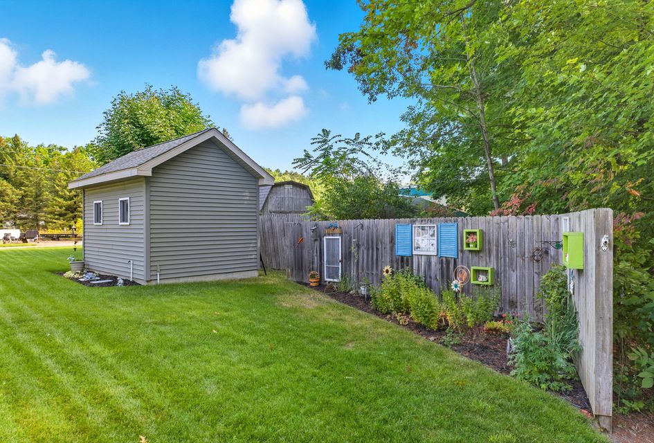 Big Rapids, Michigan, 49307, United States, 3 Bedrooms Bedrooms, ,4 BathroomsBathrooms,Residential,For Sale,1976014