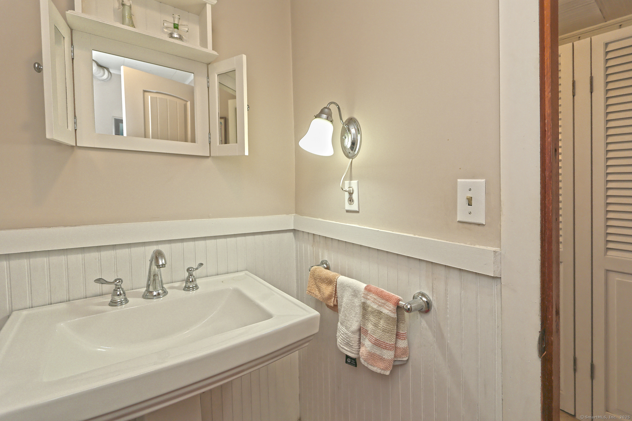 Old Saybrook, Connecticut, 06475, United States, 3 Bedrooms Bedrooms, ,2 BathroomsBathrooms,Residential,For Sale,1794491