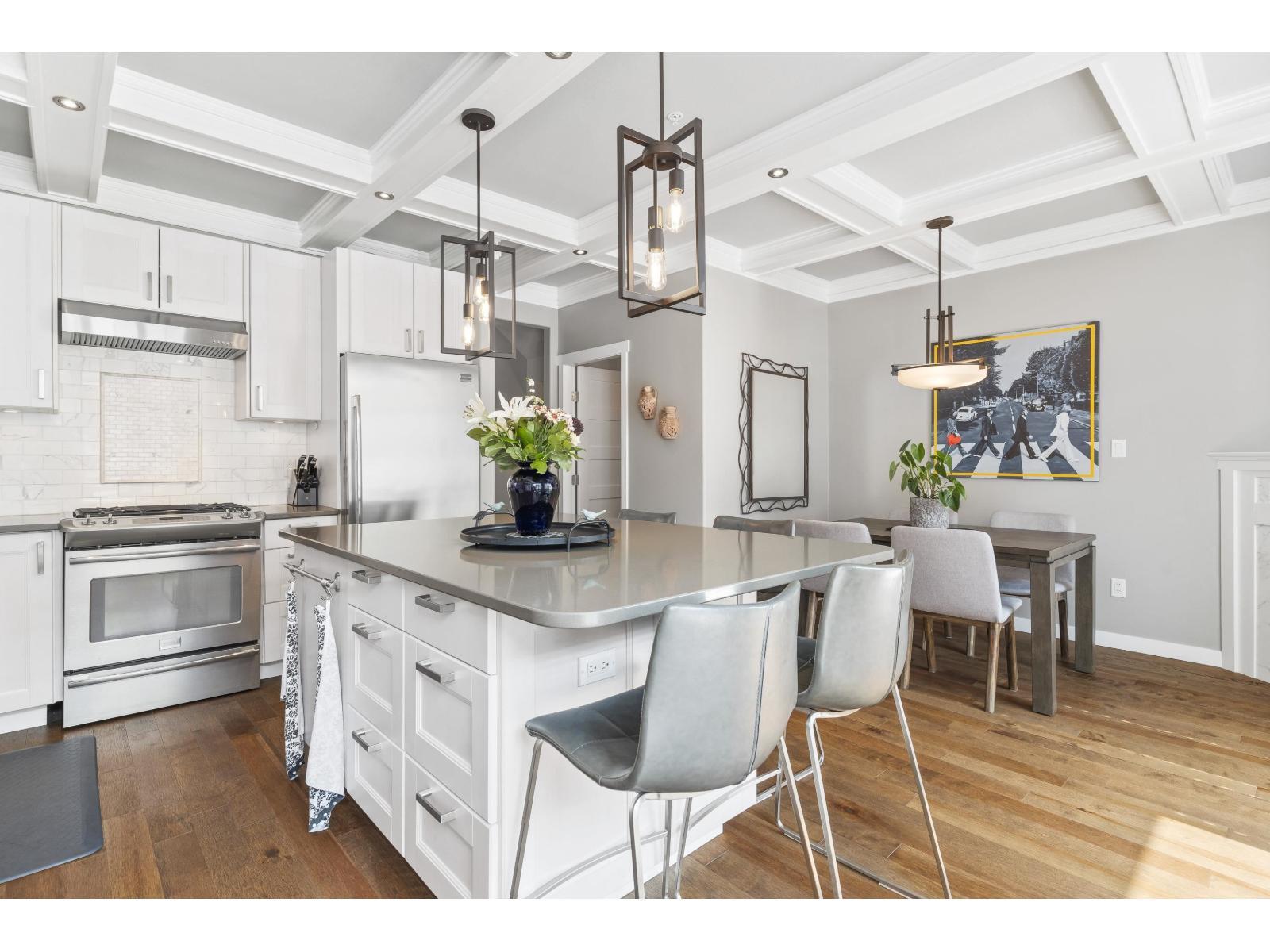 WHITE ROCK, British Columbia, V4B 3T4, CA, 3 Bedrooms Bedrooms, ,4 BathroomsBathrooms,Residential,For Sale,1949298