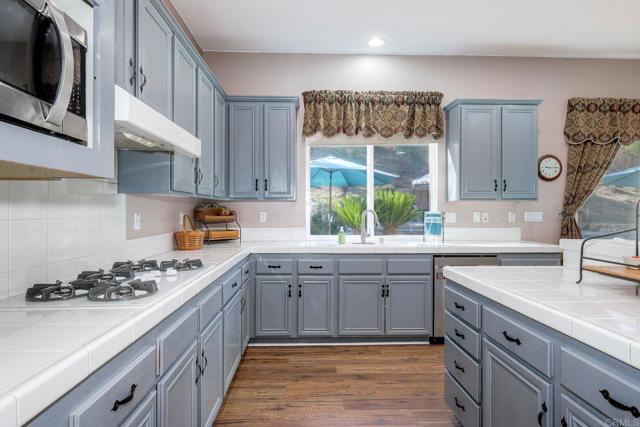 Escondido, California, 92027, United States, 4 Bedrooms Bedrooms, ,3 BathroomsBathrooms,Residential,For Sale,2006114