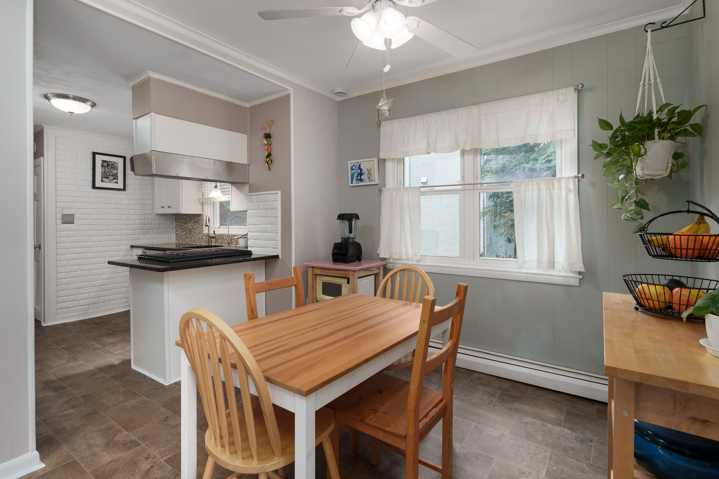  Classic Craftsman with Appealing Location - 物件實景