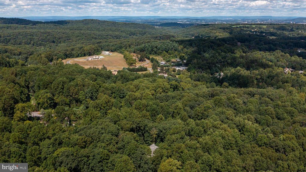 Reading, Pennsylvania, 19607, United States, 4 Bedrooms Bedrooms, ,4 BathroomsBathrooms,Residential,For Sale,1951295