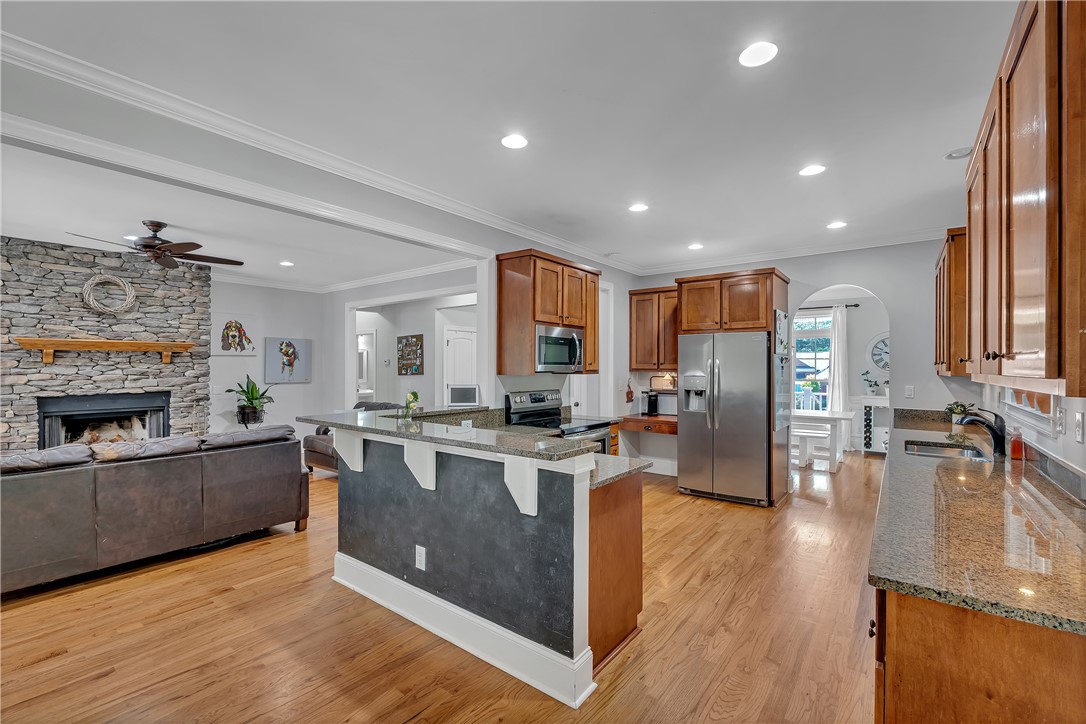 Central, South Carolina, 29630, United States, 5 Bedrooms Bedrooms, ,5 BathroomsBathrooms,Residential,For Sale,1901010
