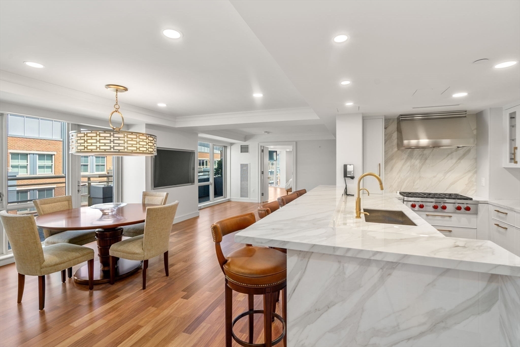 Boston, Massachusetts, 02109, United States, 3 Bedrooms Bedrooms, ,3 BathroomsBathrooms,Residential,For Sale,1847370