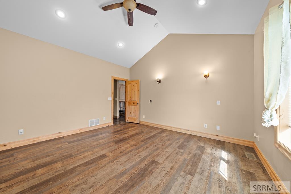 IDAHO FALLS, Idaho, 83401, United States, 6 Bedrooms Bedrooms, ,3 BathroomsBathrooms,Residential,For Sale,2006339