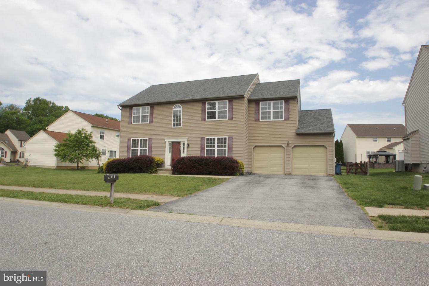 New Castle, Delaware, 19720, United States, 4 Bedrooms Bedrooms, ,3 BathroomsBathrooms,Residential,For Sale,2049034