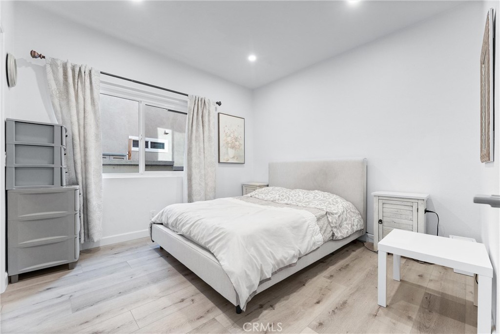 Laguna Hills, California, 92653, United States, 4 Bedrooms Bedrooms, ,3 BathroomsBathrooms,Residential,For Sale,1987832