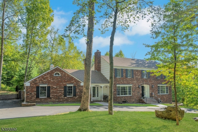 Morris Twp., New Jersey, 07960, United States, 4 Bedrooms Bedrooms, ,4 BathroomsBathrooms,Residential,For Sale,1989461