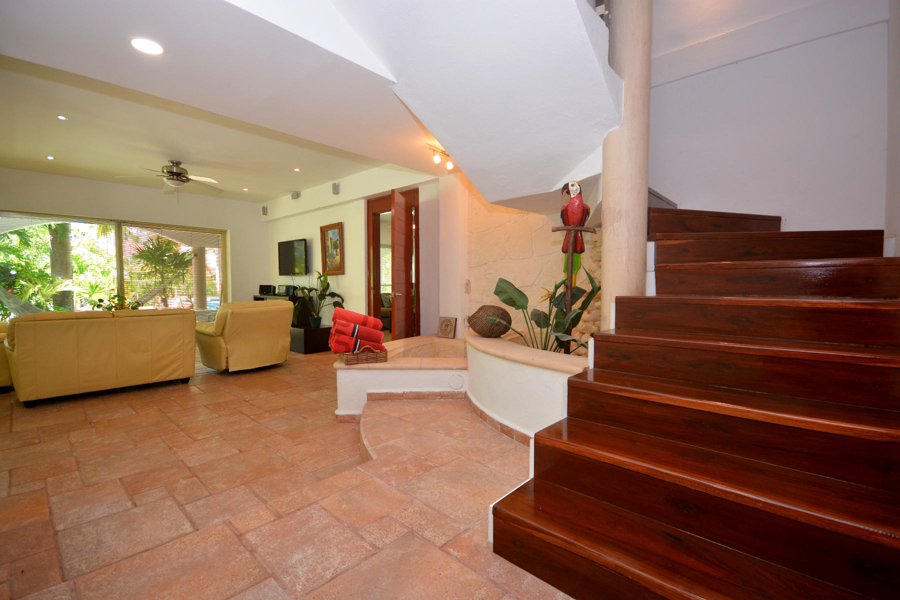  DUPLEX 6 BEDROOM HOME NEAR THE BEACH - 物件實景