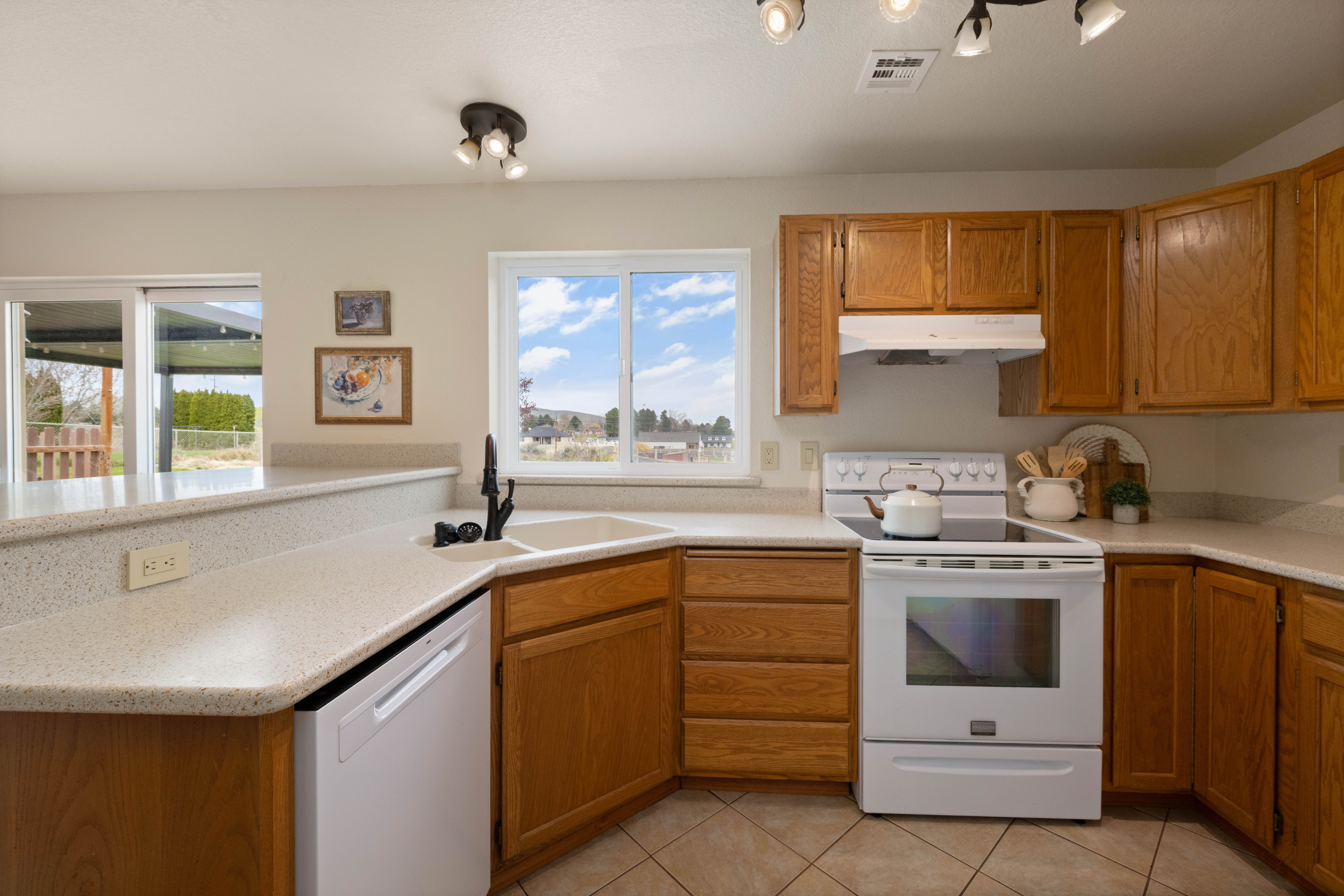  This Property Offers Flexibility for a Variety of Lifestyles - 物件實景