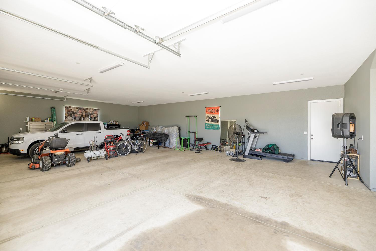 Hilmar, California, 95324, United States, 4 Bedrooms Bedrooms, ,4 BathroomsBathrooms,Residential,For Sale,1983314