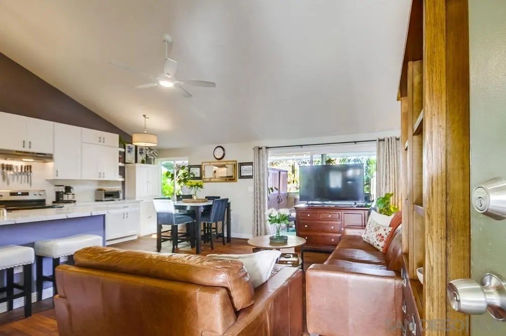 San Diego, California, 92122, United States, 1 Bedroom Bedrooms, ,1 BathroomBathrooms,Residential,For Sale,1991201