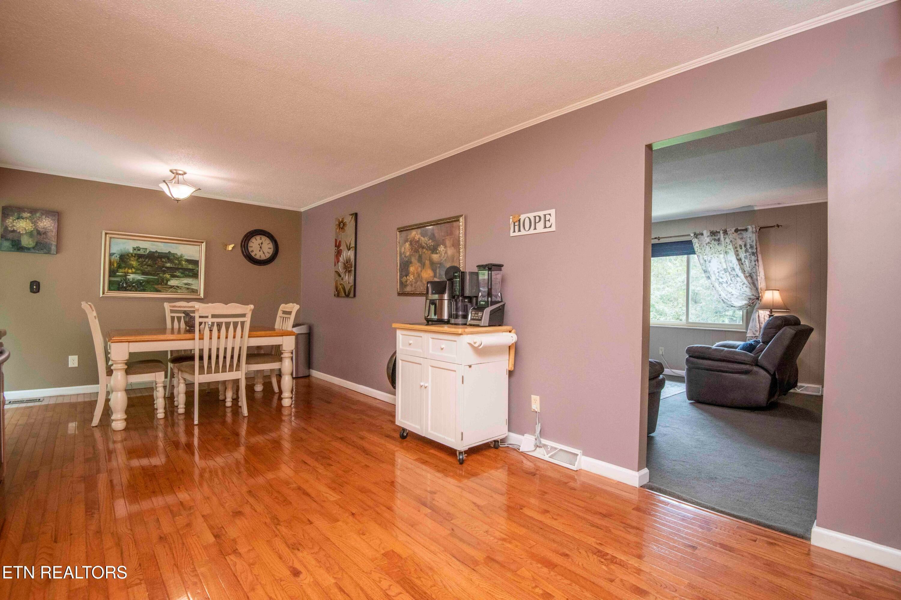 Kingston, Tennessee, 37763, United States, 3 Bedrooms Bedrooms, ,2 BathroomsBathrooms,Residential,For Sale,1882292