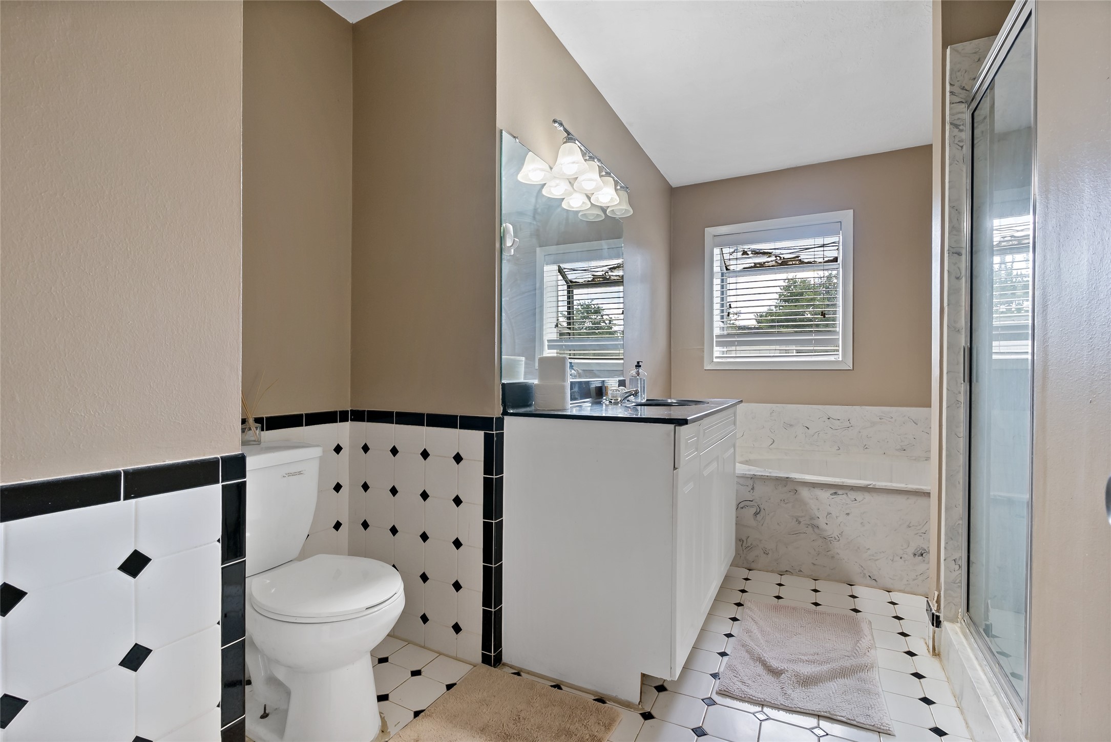 Bryan, Texas, 77808, United States, 3 Bedrooms Bedrooms, ,3 BathroomsBathrooms,Residential,For Sale,1986317