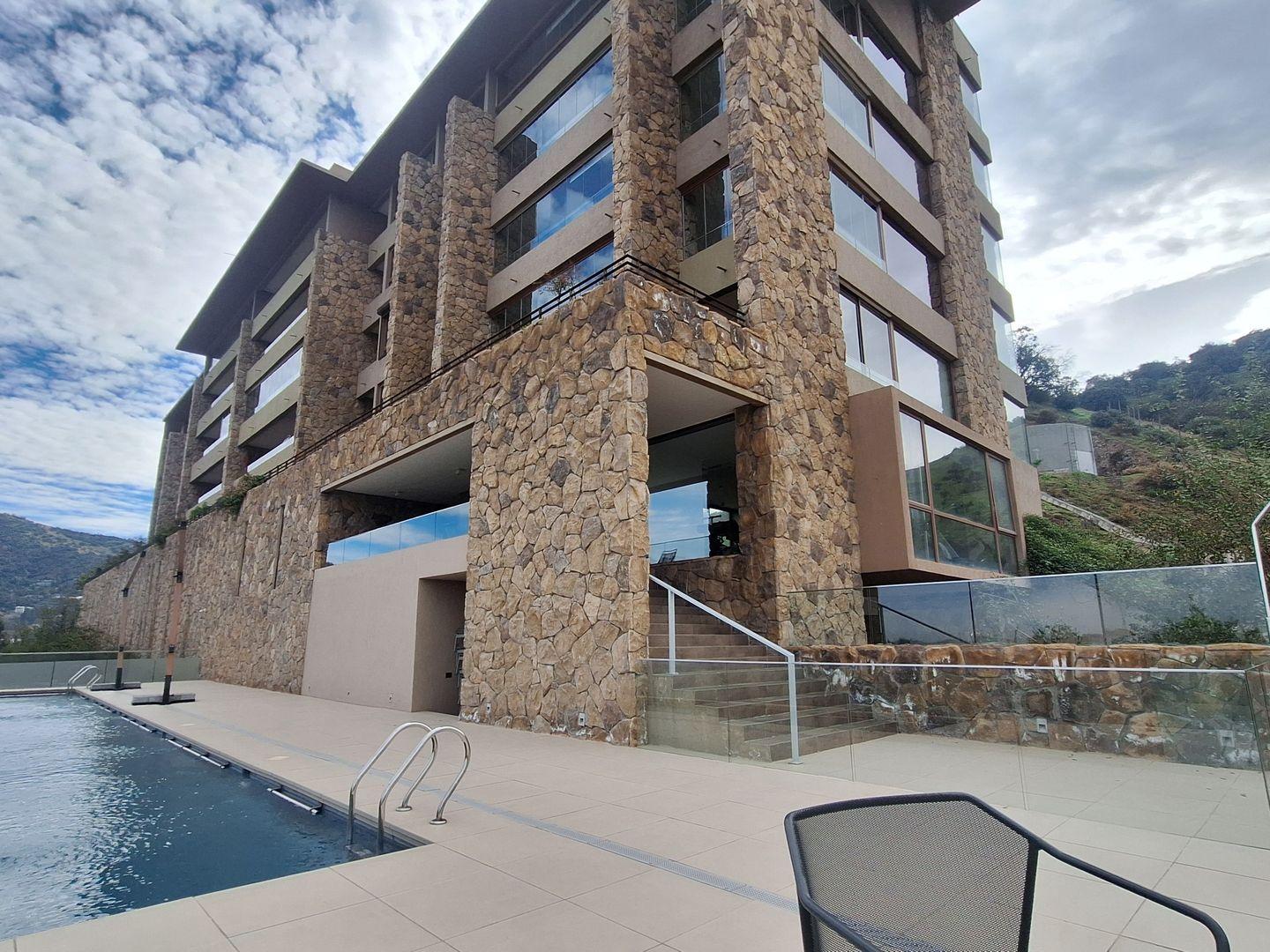 Vitacura, Chile, 4 Bedrooms Bedrooms, ,5 BathroomsBathrooms,Residential,For Sale,1837015