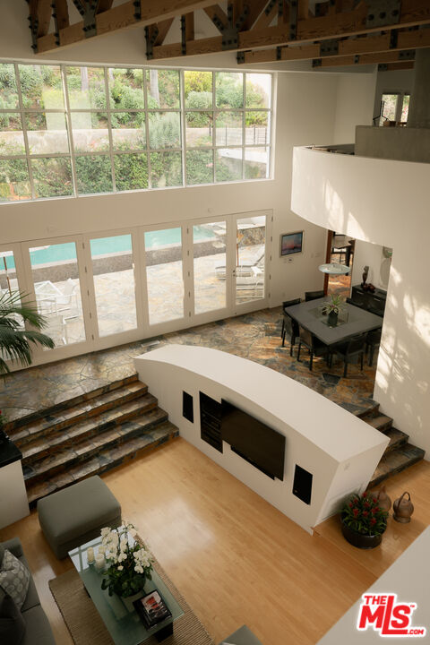 Los Angeles, California, 90049, United States, 4 Bedrooms Bedrooms, ,5 BathroomsBathrooms,Residential,For Sale,1882752