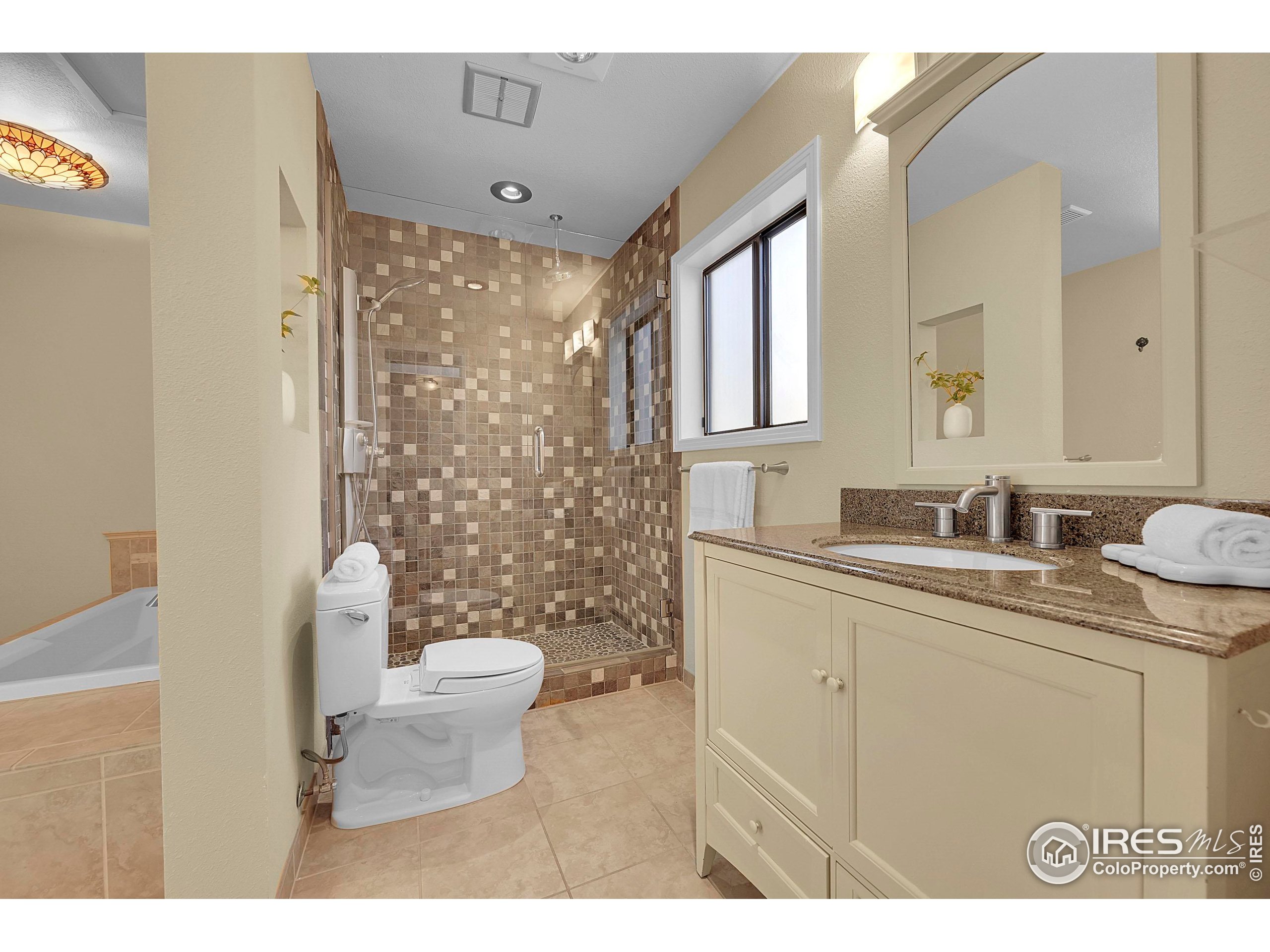 Boulder, Colorado, 80304, United States, 2 Bedrooms Bedrooms, ,3 BathroomsBathrooms,Residential,For Sale,1986544