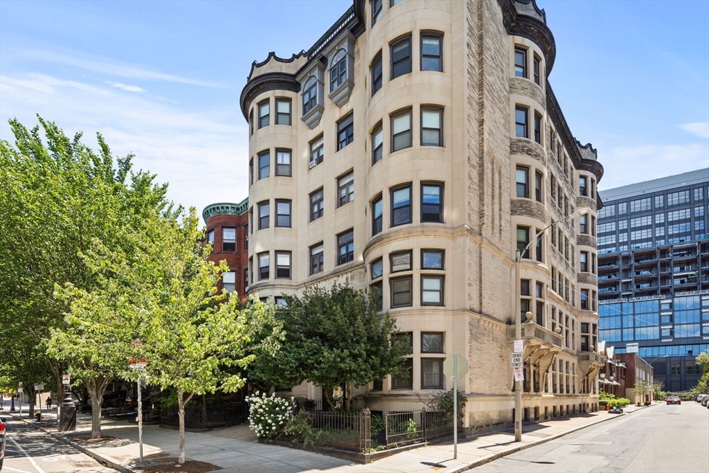 Boston, Massachusetts, 02215, United States, 1 Bedroom Bedrooms, ,1 BathroomBathrooms,Residential,For Sale,1900692
