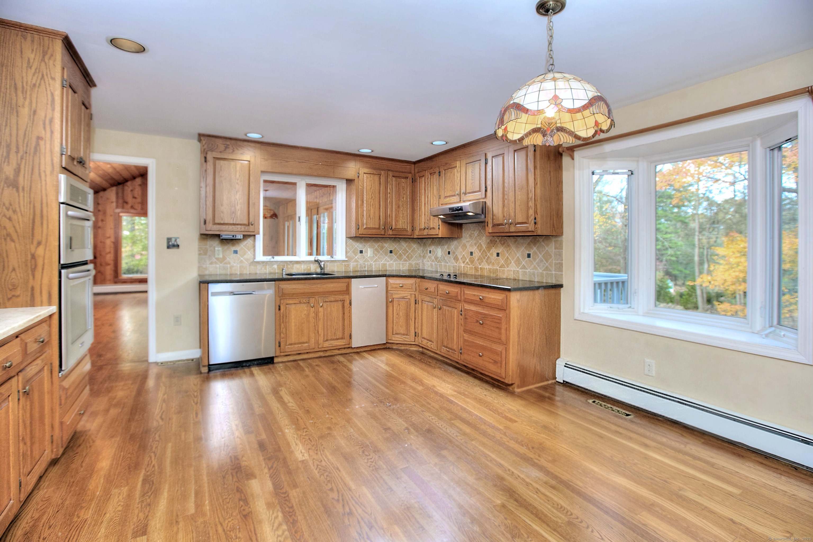 Westport, Connecticut, 06880, United States, 4 Bedrooms Bedrooms, ,3 BathroomsBathrooms,Residential,For Sale,1987489