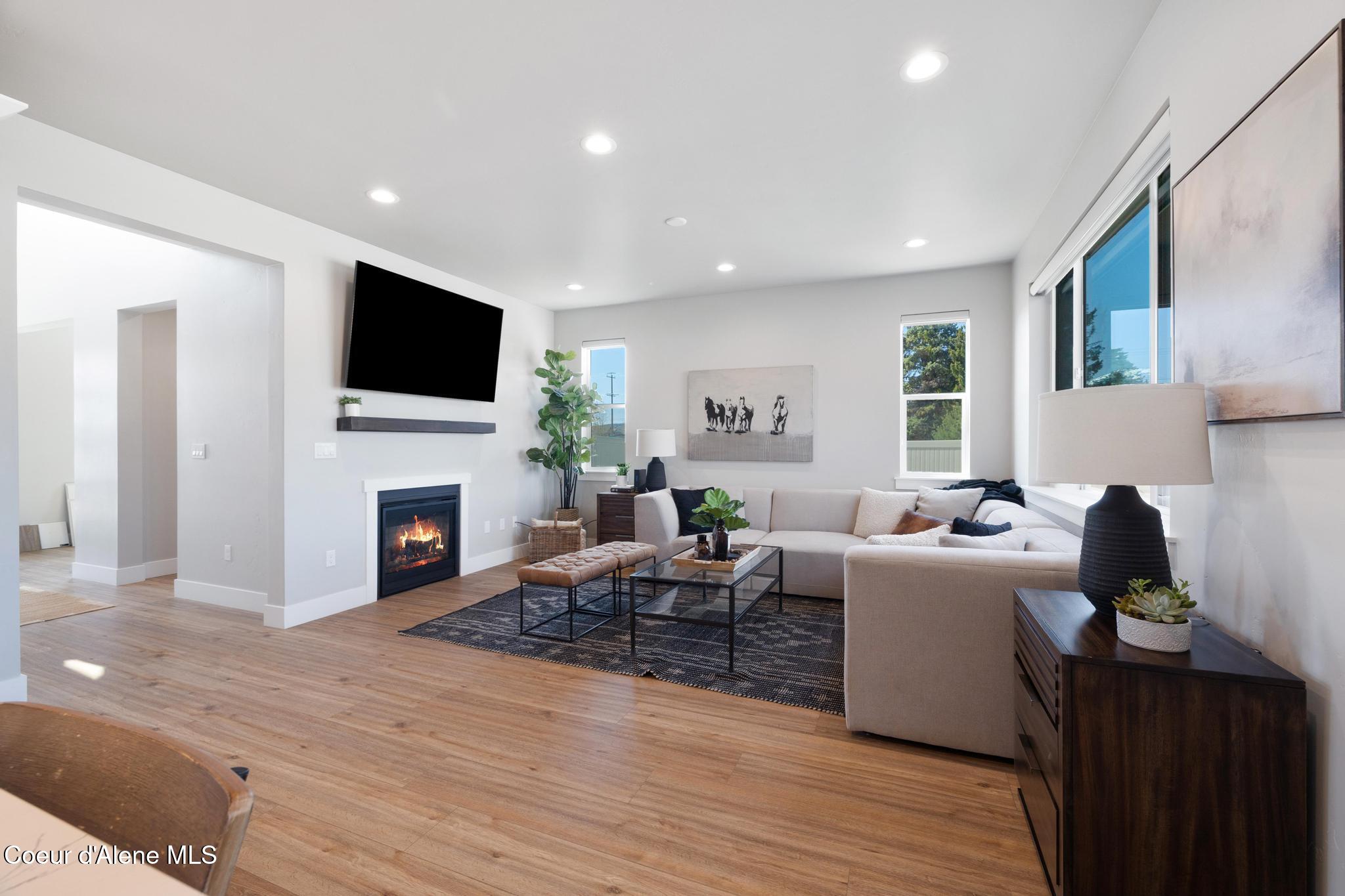 Sandpoint, Idaho, 83864, United States, 4 Bedrooms Bedrooms, ,3 BathroomsBathrooms,Residential,For Sale,1991362