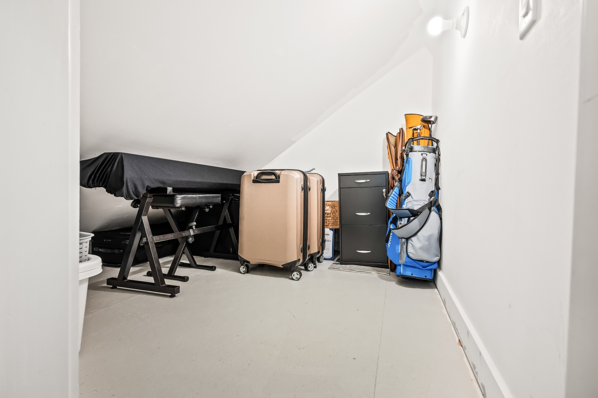  2120 Malcolm Road - 物件實景