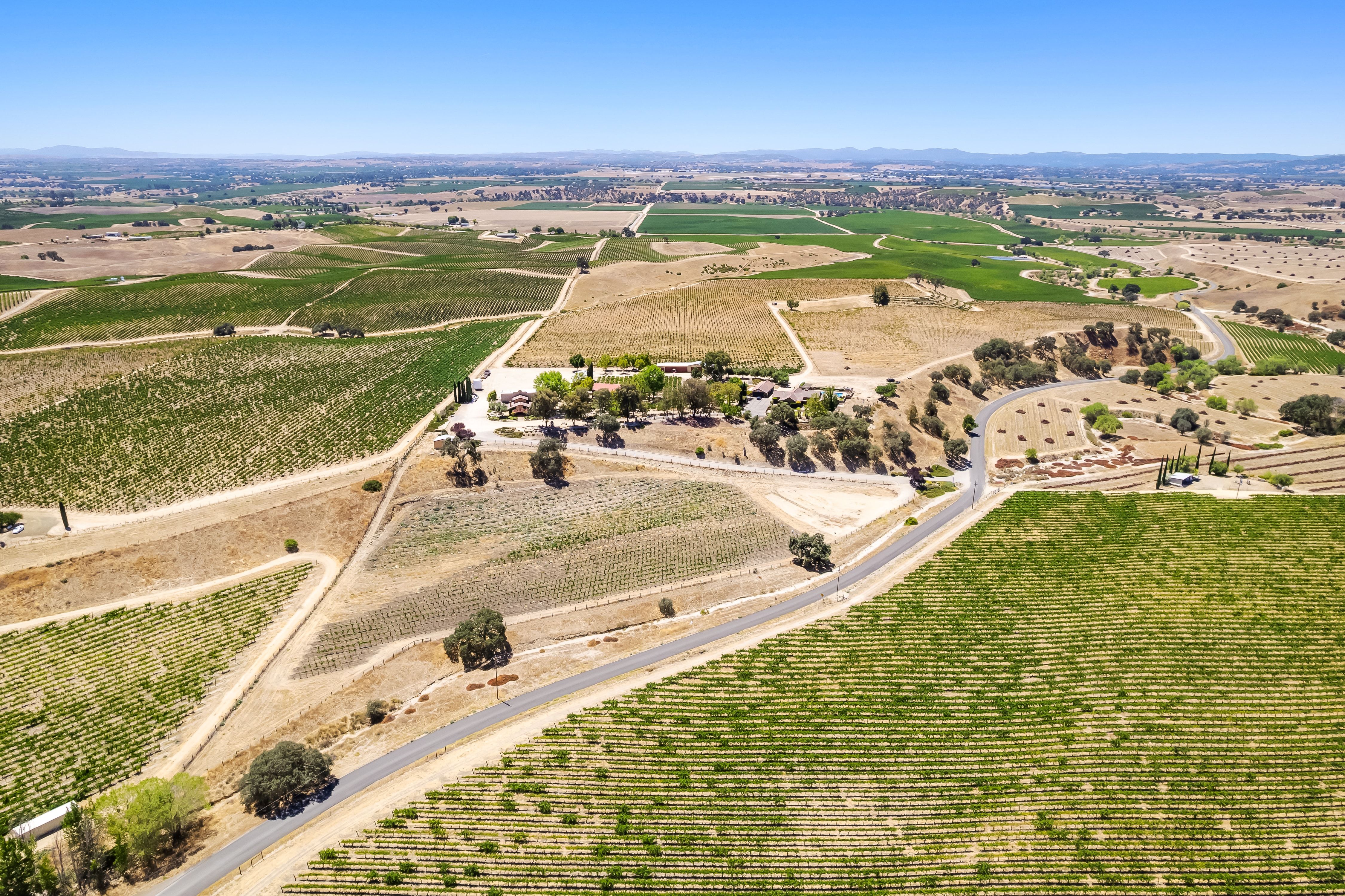  2995 Pleasant Valley Road - 物件實景