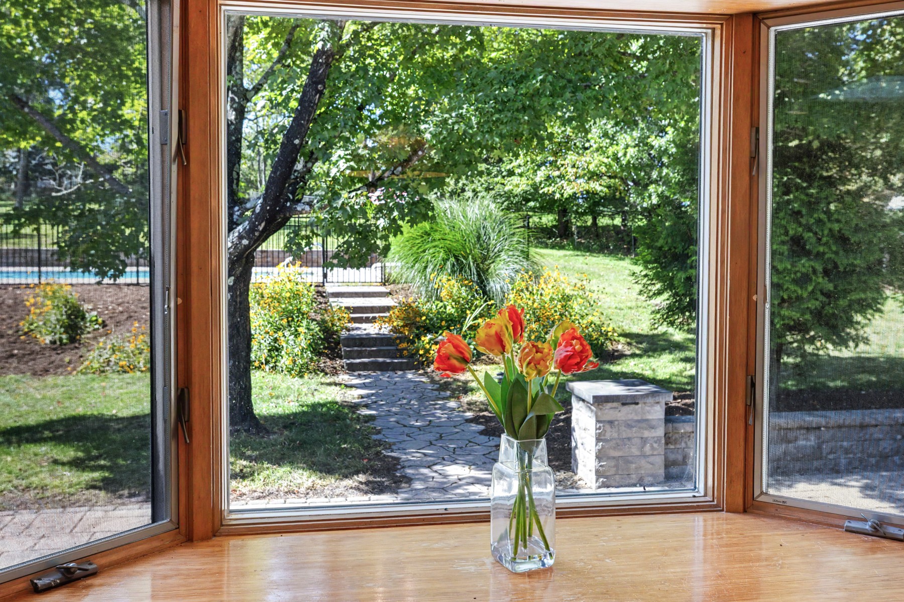  Thoughtfully Improved Ranch Home Tucked Away on 6.3 Private Acres - 物件實景