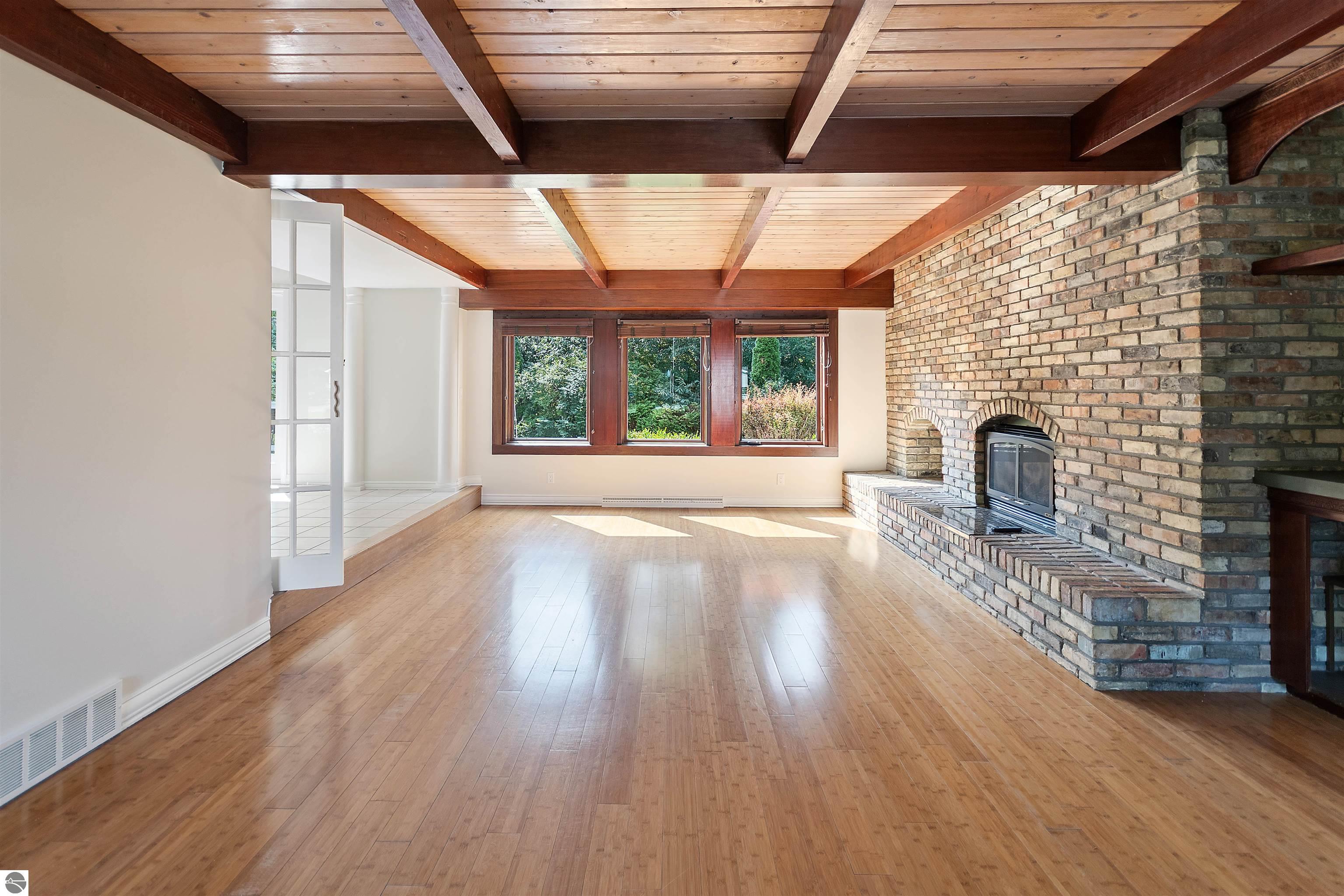 Traverse City, Michigan, 49686, United States, 4 Bedrooms Bedrooms, ,2 BathroomsBathrooms,Residential,For Sale,1908664