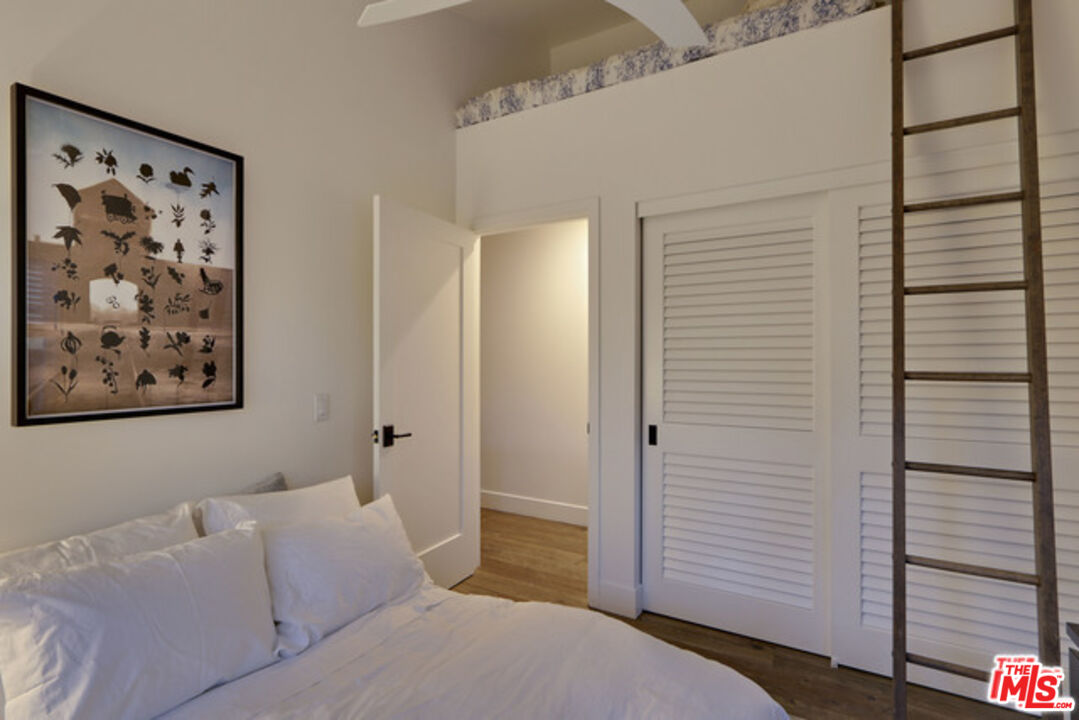 Venice, California, 90291, United States, 7 Bedrooms Bedrooms, ,Residential,For Sale,1700344